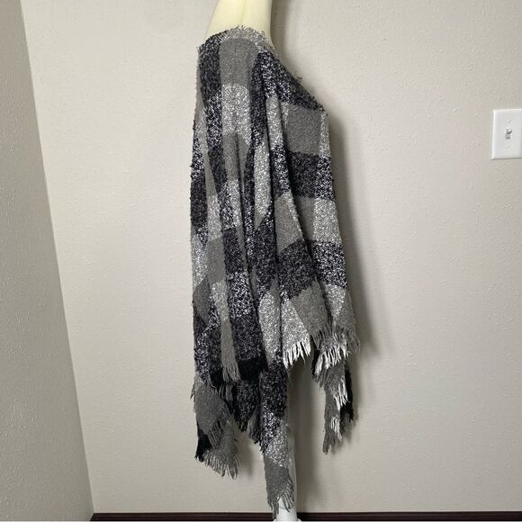 Arianna By Howards Black & Gray Checkered Poncho Women's One Size - Picture 9 of 12